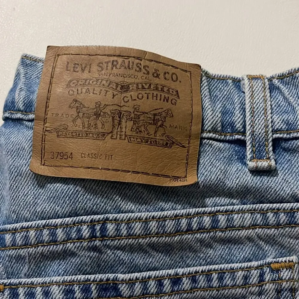 Levi’s 910 Vintage Rolled Hem Shorts Light Wash Classic Fit Women’s Size 9 JR - Picture 3 of 9
